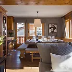 With Hot Tub And Stunning Views *