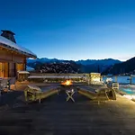 With Hot Tub And Stunning Views וילה
