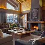 With Hot Tub And Stunning Views *