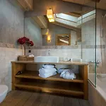 With Hot Tub And Stunning Views * Bagnes