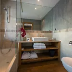 וילה With Hot Tub And Stunning Views Bagnes