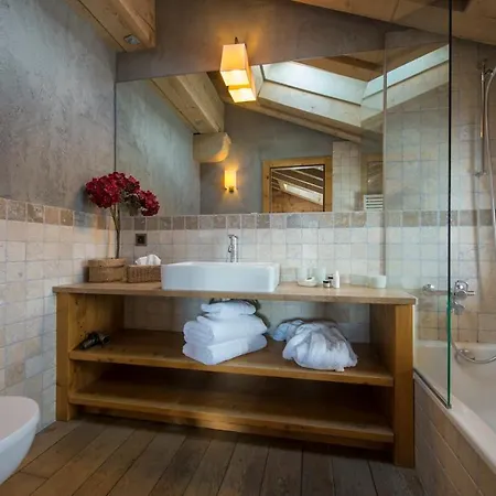 With Hot Tub And Stunning Views * Bagnes