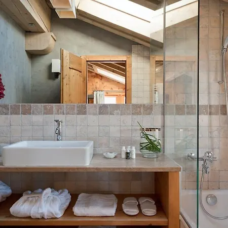 Villa With Hot Tub And Stunning Views