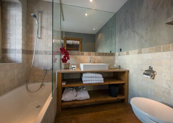 Villa With Hot Tub And Stunning Views Bagnes